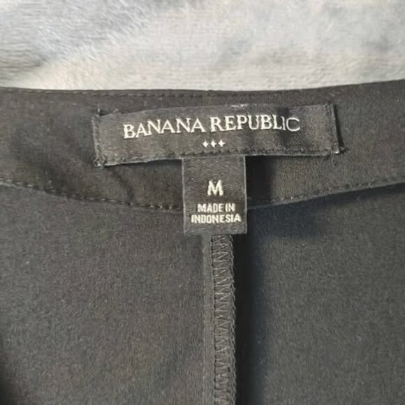 Banana Republic Black V-Neck Long Sleeve Top M Elevated Basics Polished Layers - Picture 2 of 8